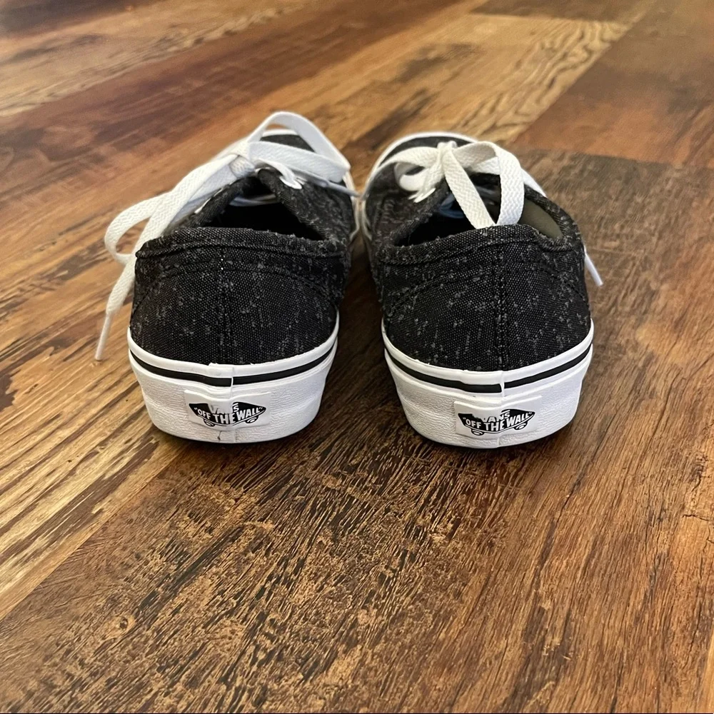 Vans | Authentic Classic Low Top Sneakers